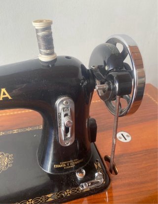 Máquina de coser Sigma antigua