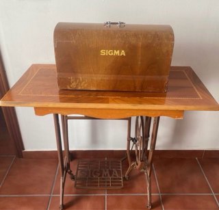 Máquina de coser Sigma antigua