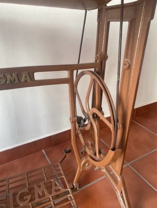 Máquina de coser Sigma antigua