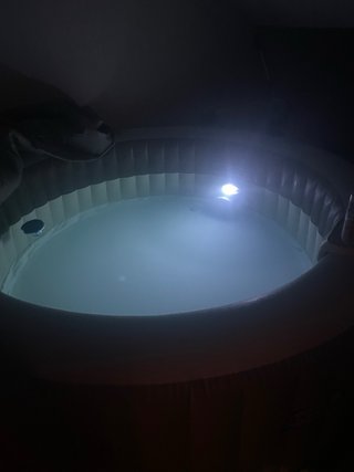 Spa Hinchable 4 Personas + Depuradora y Cobertor.