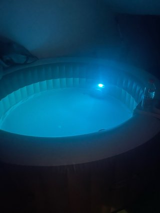 Spa Hinchable 4 Personas + Depuradora y Cobertor.