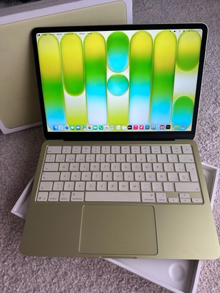 MacBook NEO