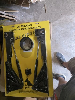LE PELICAN Armario de Techo Basculante