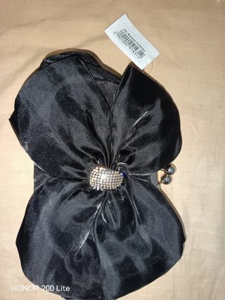 Bolso de fiesta negro con pedrería