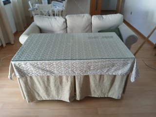 Mesa camilla cristal, tarima y enagüillas