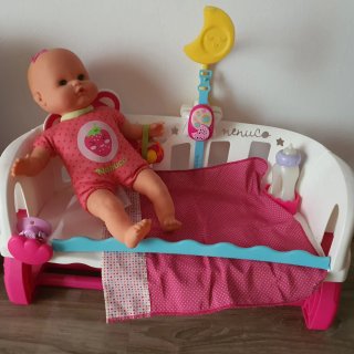 Cuna Nenuco con accesorios y Nenuco