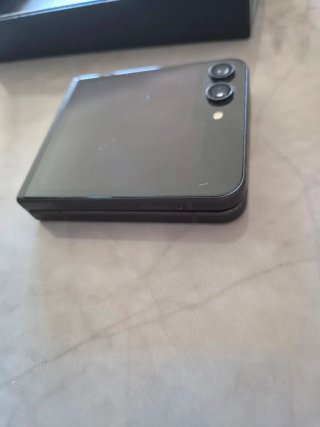 Samsung Galaxy Z Flip5