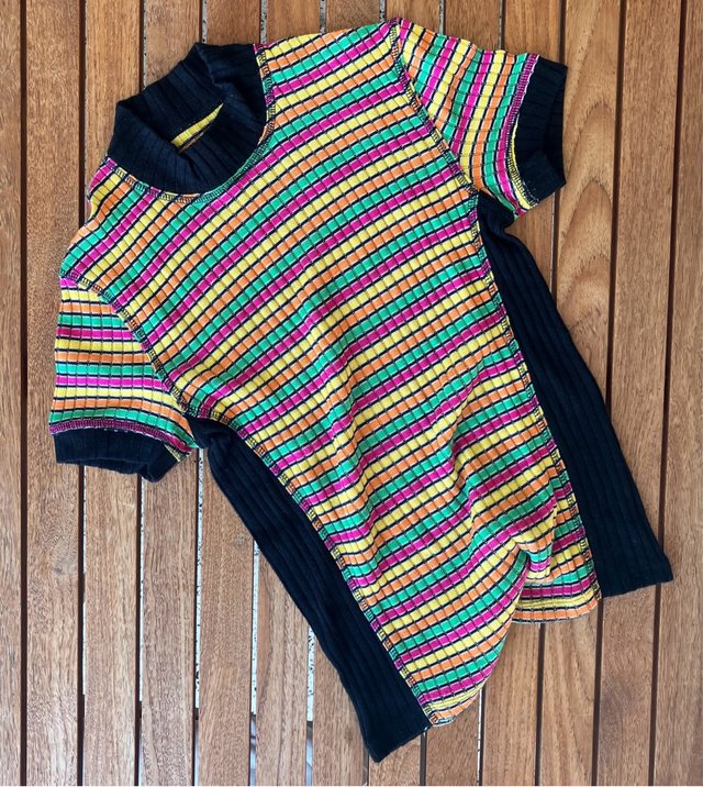 Jersey rayas multicolor cuello cisne