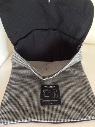 Bolsa Pull&Bear gris y negra 21x27cm nueva