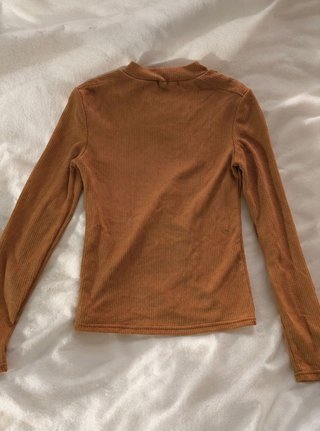 Camiseta manga larga Stradivarius marrón