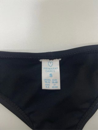 Braga bikini negra con lazos