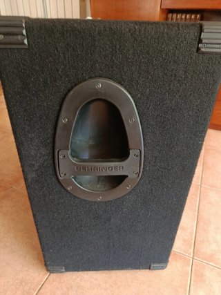 Subwoofer Behringer BA115 Negro Medida 65x37x67