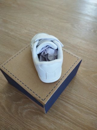 Zapatillas bebé Talla 20 sin estrenar