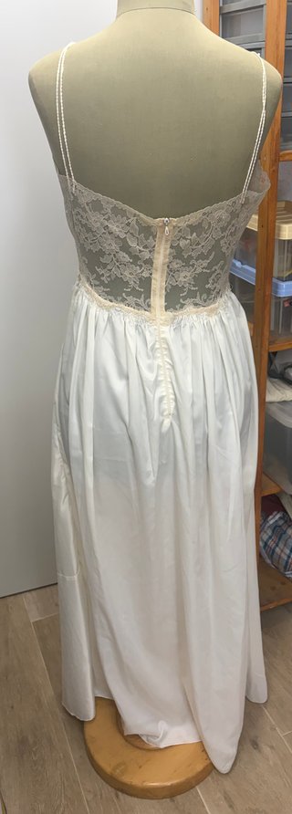 Camisón lencero vintage en raso de seda y encajes