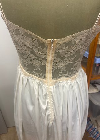 Camisón lencero vintage en raso de seda y encajes