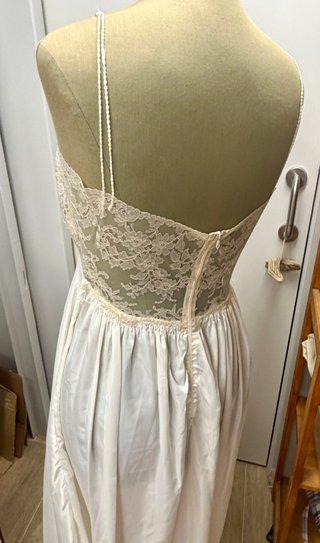 Camisón lencero vintage en raso de seda y encajes