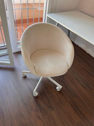 Silla giratoria SKRUVSTA Ikea beige