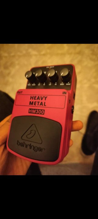 Behringer HM300 Heavy Metal Pedal de distorsión