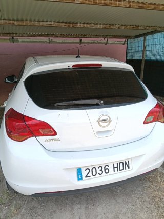 Opel Astra 2012
