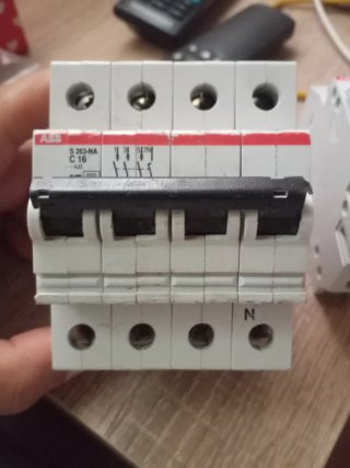 Interruptor Automático Diferencial ABB C16