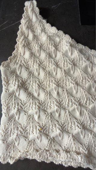 Top Asimétrico Bershka Punto Calado Talla L