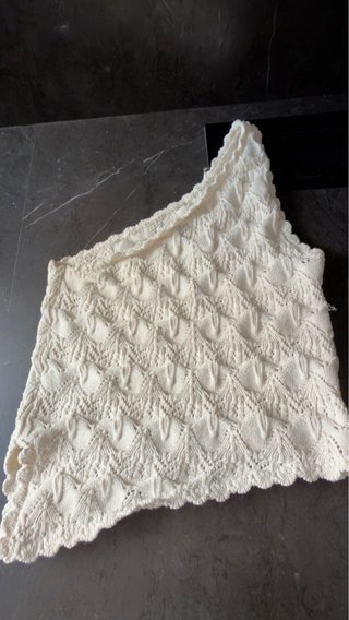 Top Asimétrico Bershka Punto Calado Talla L