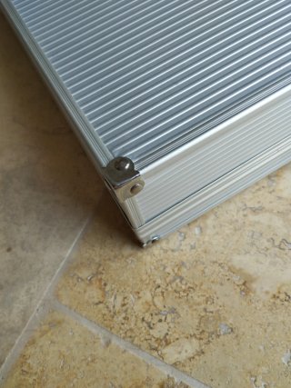 Maletín de aluminio plateado