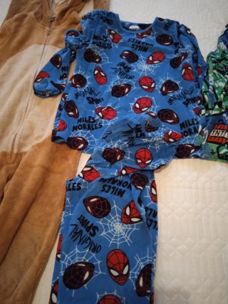 Lote pijamas niño Spiderman y oso