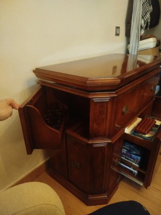Mueble de madera para TV