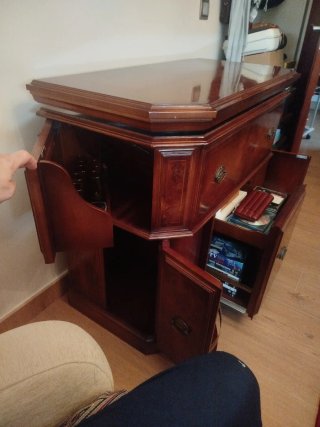 Mueble de madera para TV