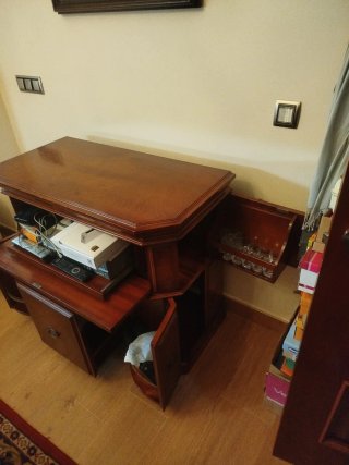 Mueble de madera para TV
