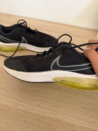 Zapatillas Nike Air Zoom Niña Negras y Amarillas