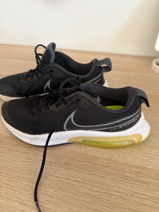 Zapatillas Nike Air Zoom Niña Negras y Amarillas