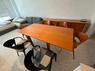 Conjunto comedor: mesa, sillas y mueble