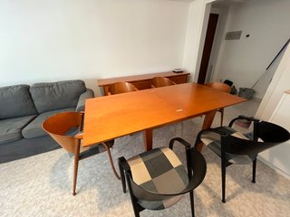 Conjunto comedor: mesa, sillas y mueble