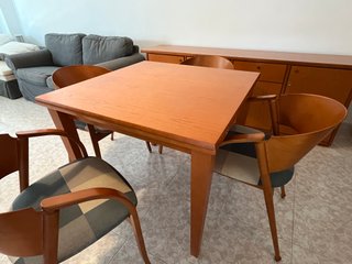 Conjunto comedor: mesa, sillas y mueble