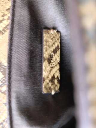 Bandolera Mango efecto piel serpiente
