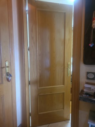 3 Puertas de Madera. Cada puerta se vende por 40 €