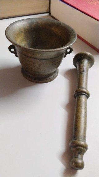 Antiguo almirez de farmacia de bronce
