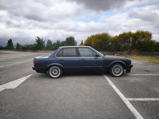 BMW E30 1987