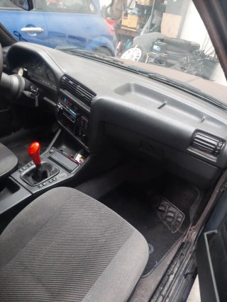 BMW E30 1987