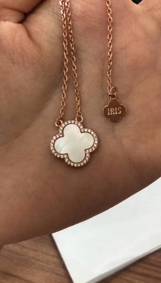 Collar Van Cleef Madre Perla y Circonitas Oro Rosa