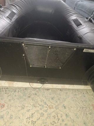 Barco hinchable negro