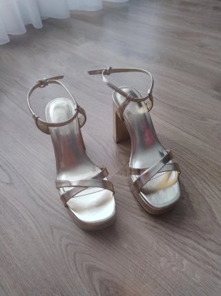 Stradivarius Sandalias Doradas Talla 36