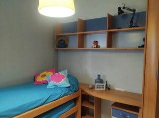 Dormitorio juvenil COMPLETO  2 armarios y cajonera