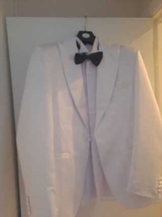 Traje de chaqueta + camisa + pajarita blanco satén