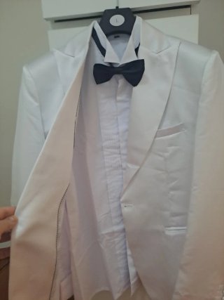 Traje de chaqueta + camisa + pajarita blanco satén