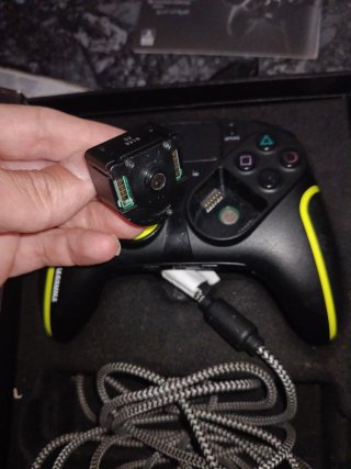 Controller Thrustmaster eSwap Pro per PS4 (non si sa se funziona)