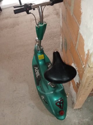 Bicicleta eléctrica verde