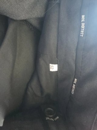 Traje gris de hombre, un solo uso
